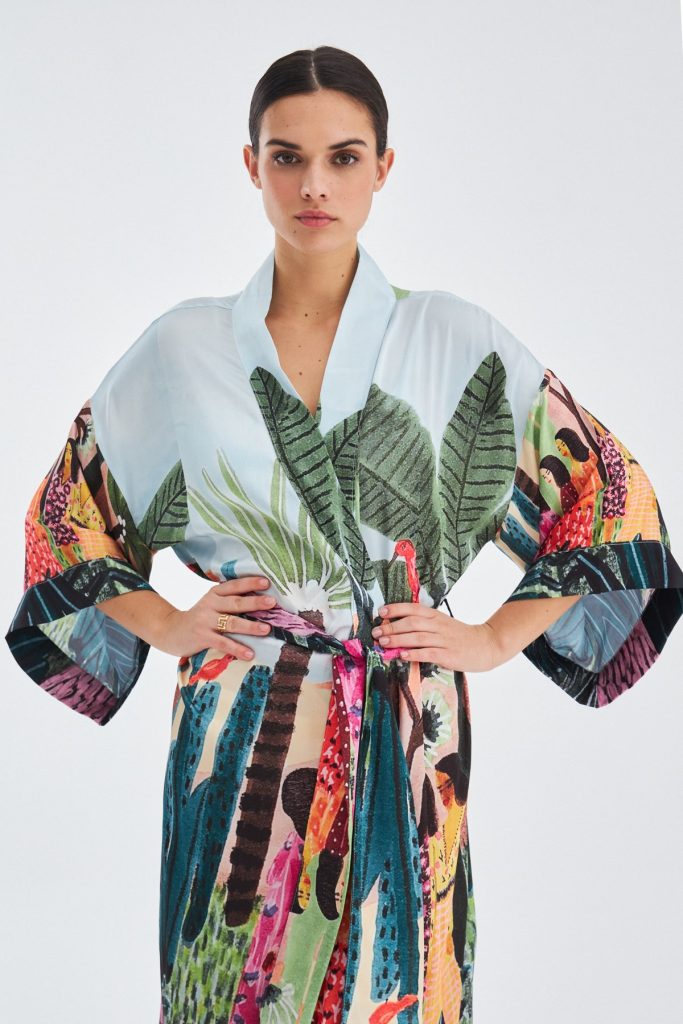 Tropik Desenli Bilek Hizası Saten Kadın Kimono Çok Renkli